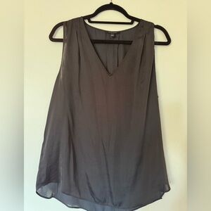 BR Sleeveless Work Top - L